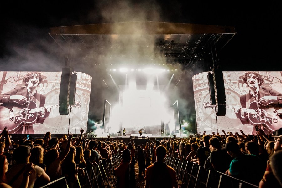 the 1975 perform at leeds festival 2019 2